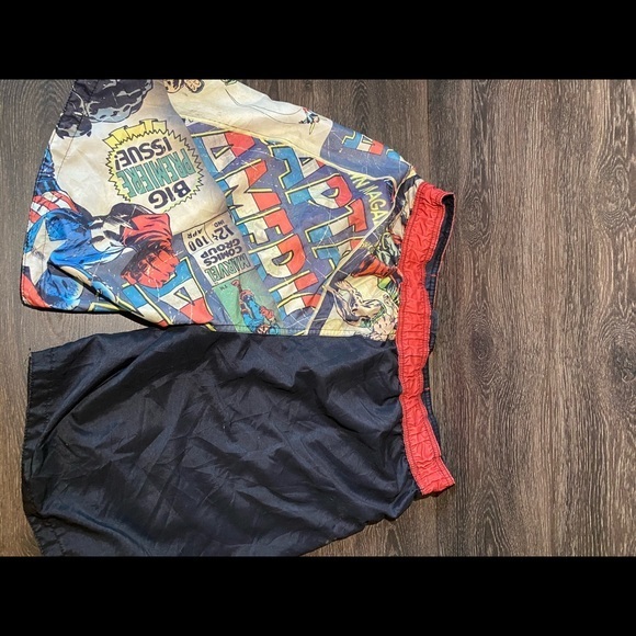 Marvel comics captain America swim trunks size L - Picture 3 of 3